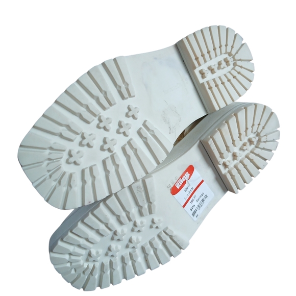 NEW! Larroude Size 8.5 Cream Leather Side Zipper Entry Boots - Picture 7 of 10